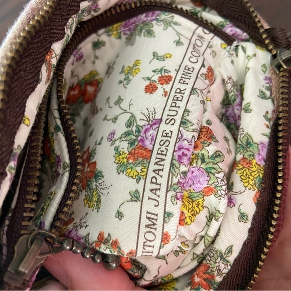 Japanese Quilted Cotton Wristlet with Cute Appliqué Front - Picture 7 of 9